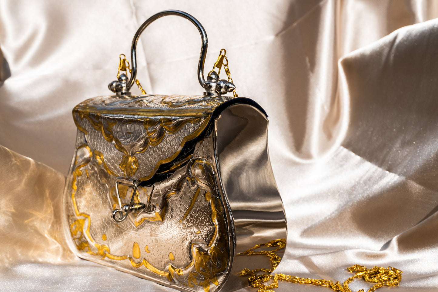 Ida - Handmade Bag, close-up side angle view