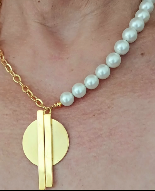 Pearl necklace in gold plating - handmade jewelry by Authentica